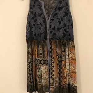 Gimmicks vest/sleeveless button up